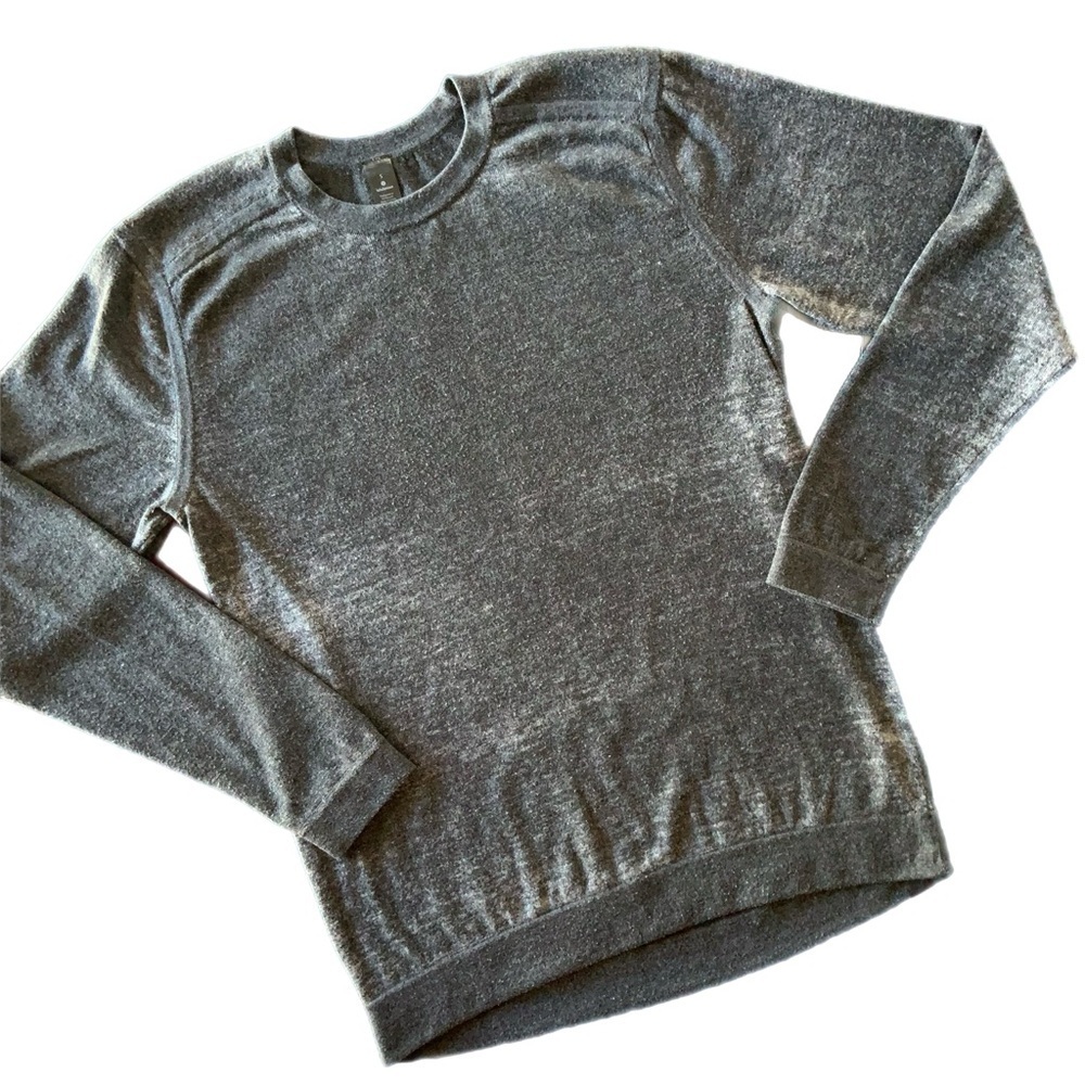 Lululemon Men’s Cloudy Pine Crew Sweater
Graphite Grey / Starlight Size Small